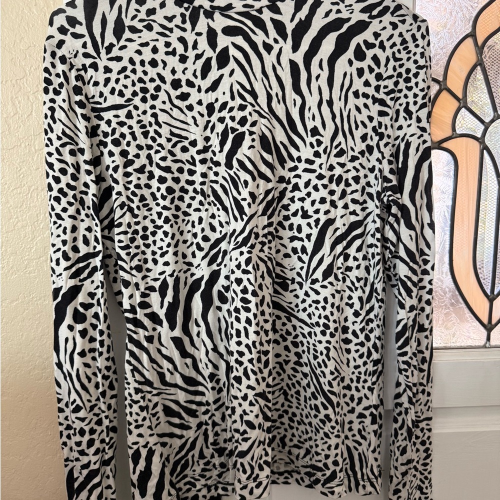 H&M Black and White Patterned Top